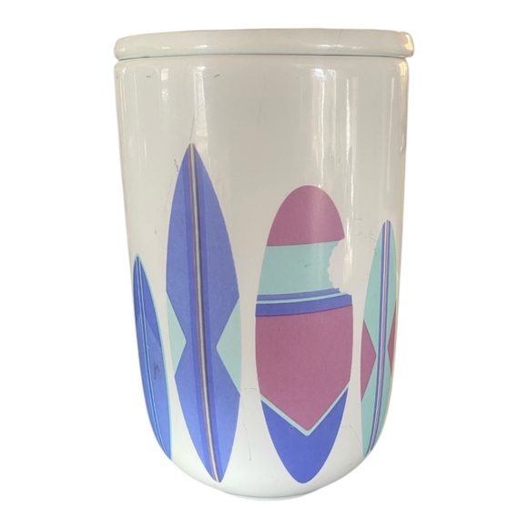 DAVIDsTEA Nordic mug with lid. *retired design* Surfboards & sharks - Picture 4 of 16